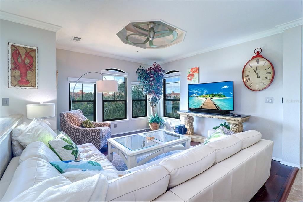 В аренду: $2,800 (1 спален, 1 ванн, 1079 Квадратных фут)