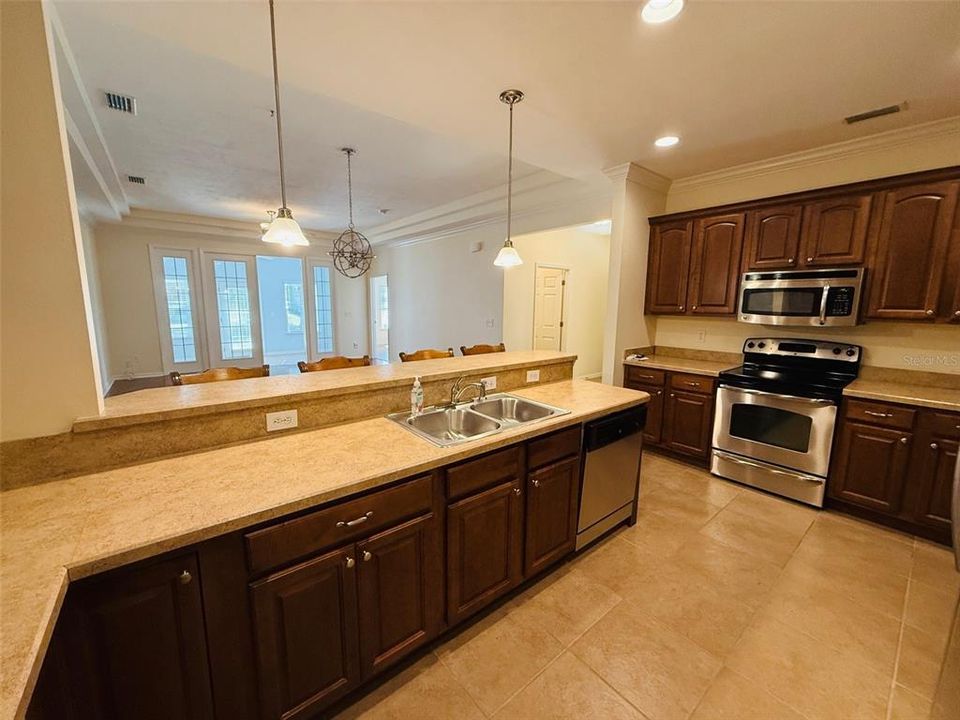 待售: $359,900 (3 贝兹, 2 浴室, 1845 平方英尺)