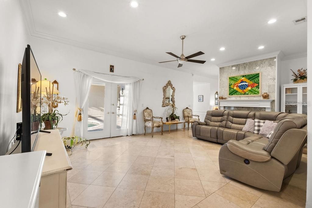 На продажу: $1,998,000 (5 спален, 4 ванн, 4716 Квадратных фут)