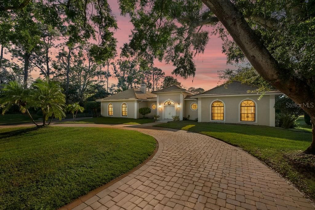 На продажу: $1,998,000 (5 спален, 4 ванн, 4716 Квадратных фут)