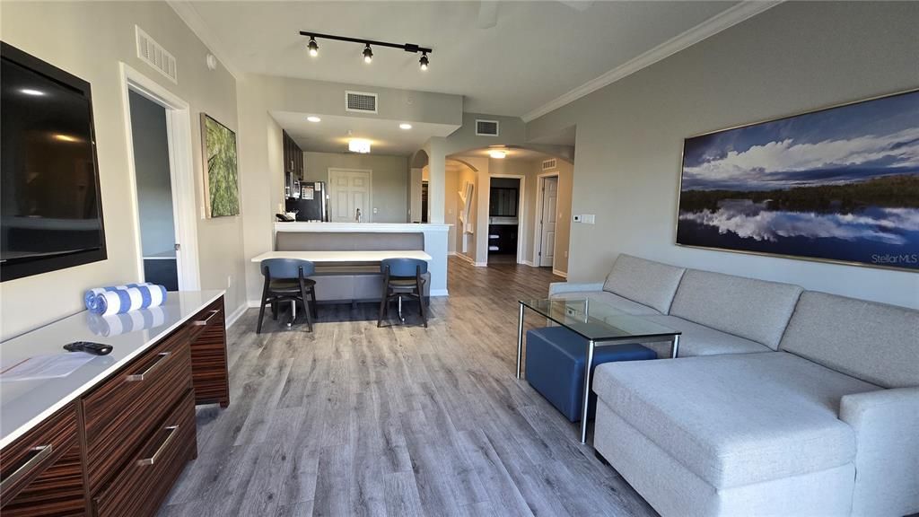 На продажу: $350,000 (3 спален, 2 ванн, 1396 Квадратных фут)