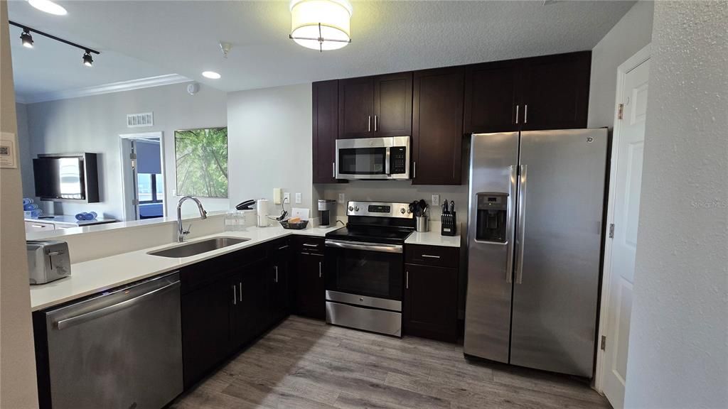 На продажу: $350,000 (3 спален, 2 ванн, 1396 Квадратных фут)