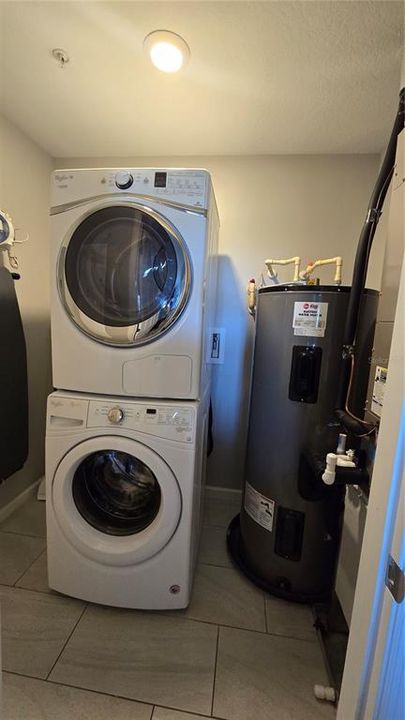 На продажу: $350,000 (3 спален, 2 ванн, 1396 Квадратных фут)