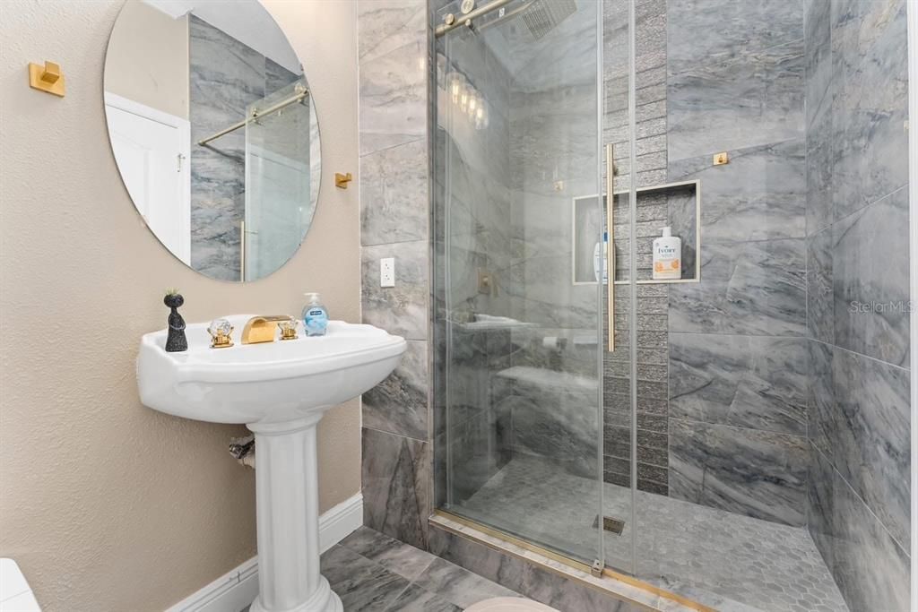 В аренду: $3,300 (5 спален, 3 ванн, 3135 Квадратных фут)