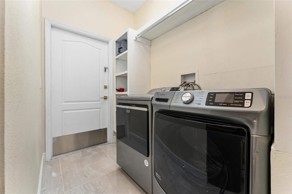 В аренду: $3,300 (5 спален, 3 ванн, 3135 Квадратных фут)