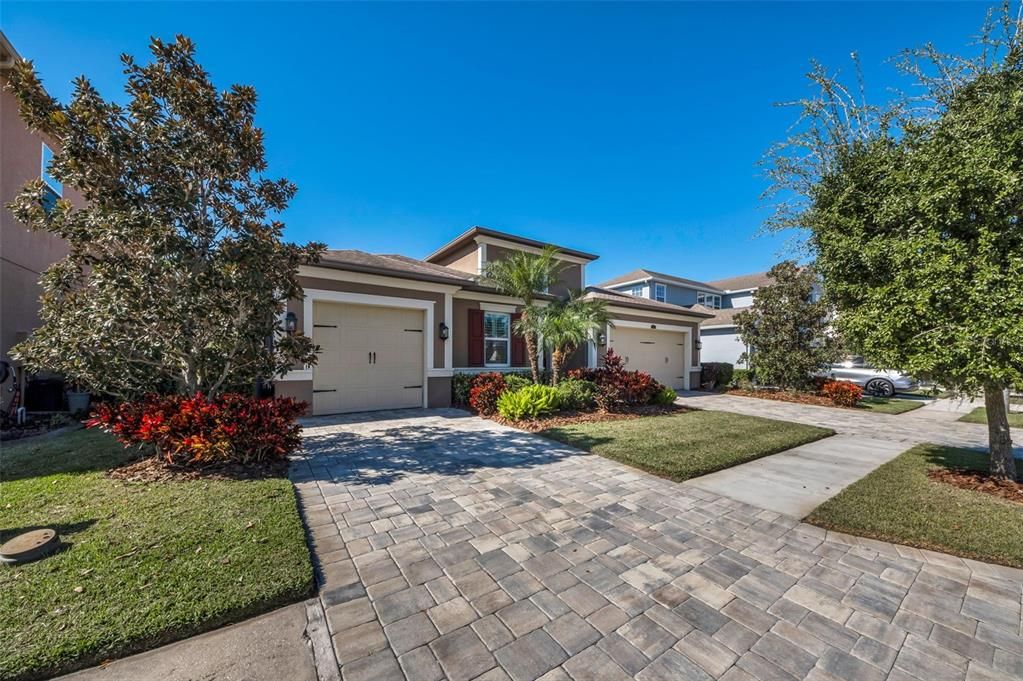 For Sale: $739,000 (4 beds, 3 baths, 2617 Square Feet)