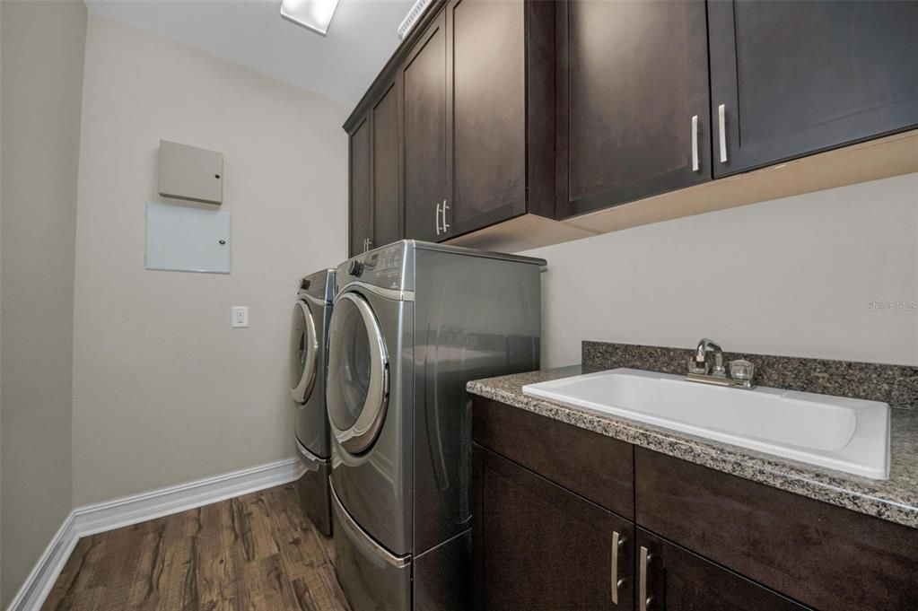 For Sale: $739,000 (4 beds, 3 baths, 2617 Square Feet)