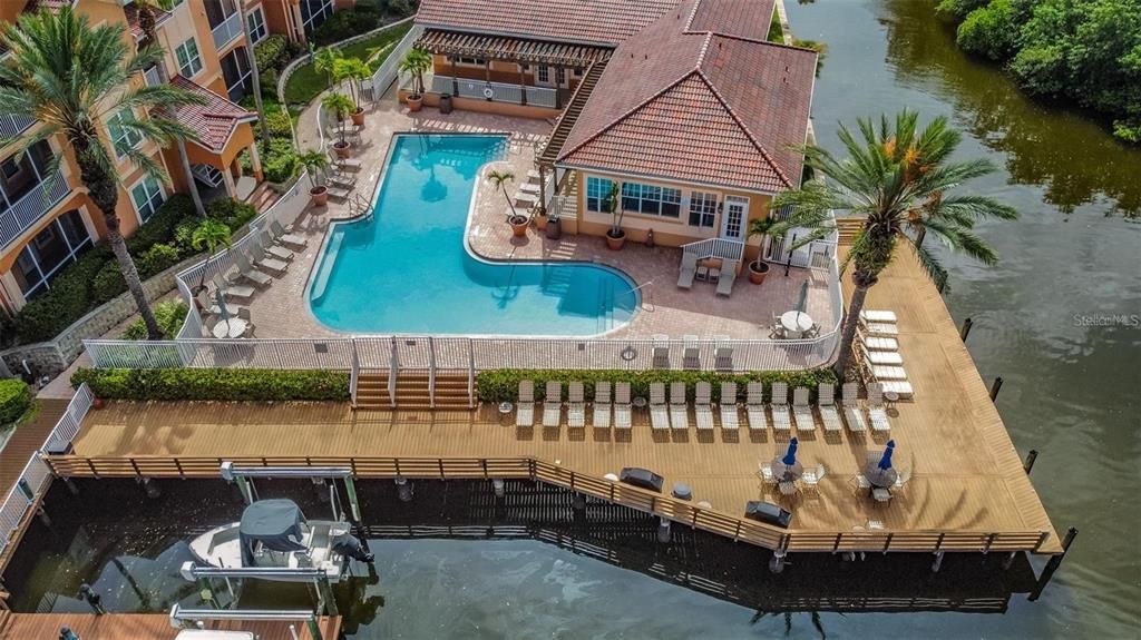 For Sale: $269,000 (1 beds, 1 baths, 654 Square Feet)