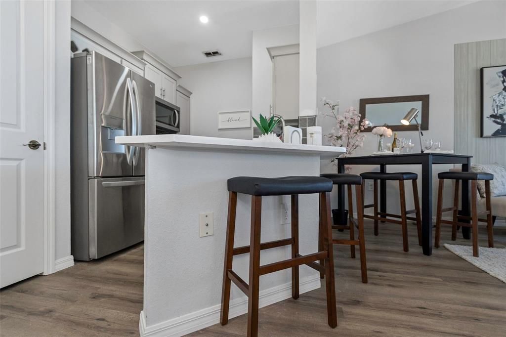 For Sale: $269,000 (1 beds, 1 baths, 654 Square Feet)