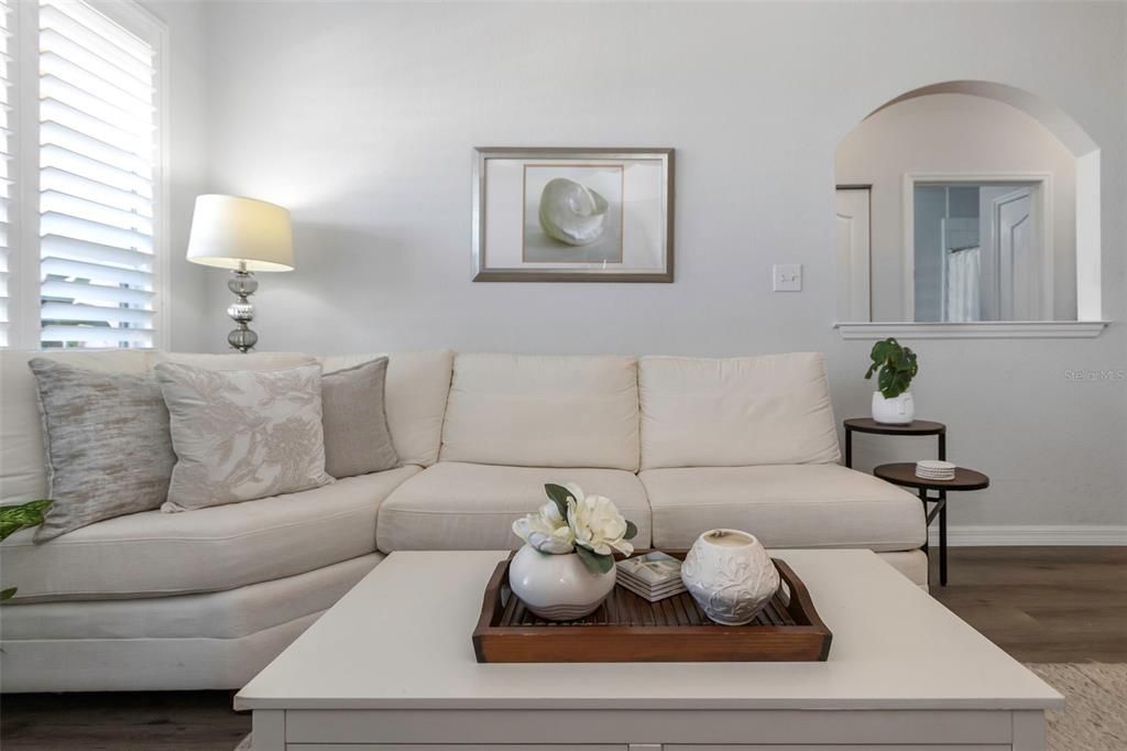 For Sale: $269,000 (1 beds, 1 baths, 654 Square Feet)