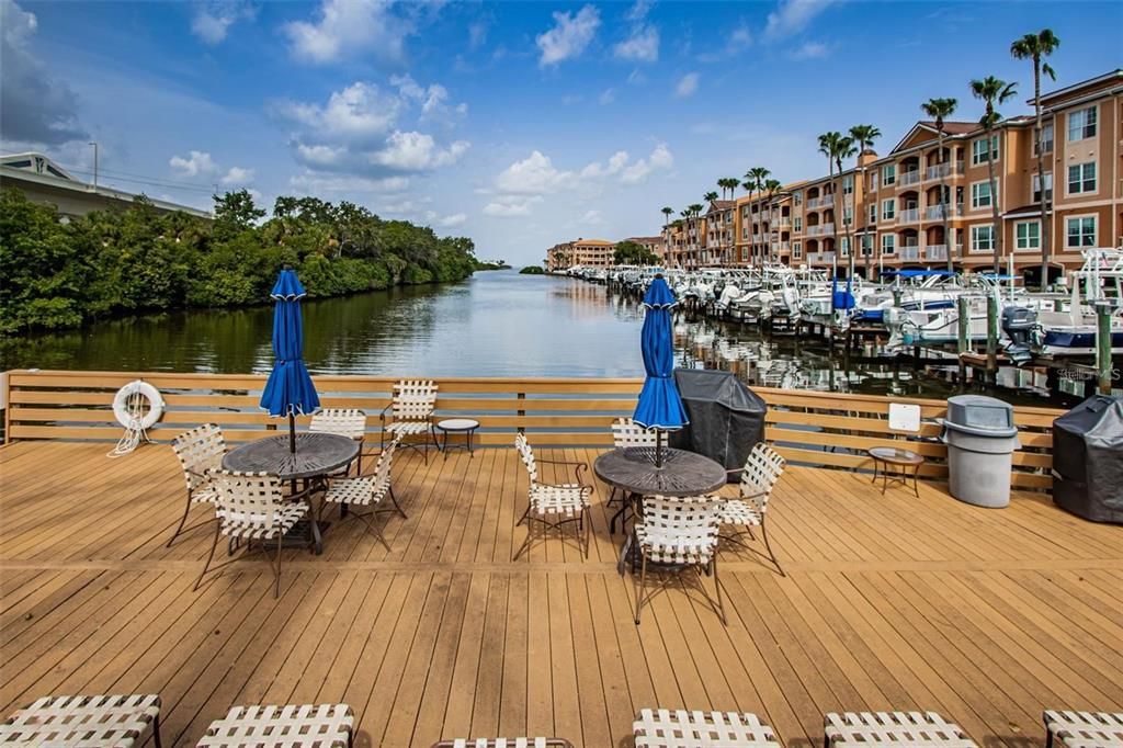 For Sale: $269,000 (1 beds, 1 baths, 654 Square Feet)