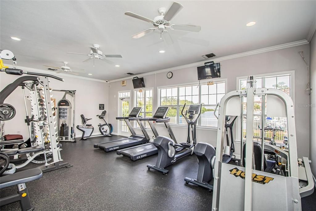 For Sale: $269,000 (1 beds, 1 baths, 654 Square Feet)