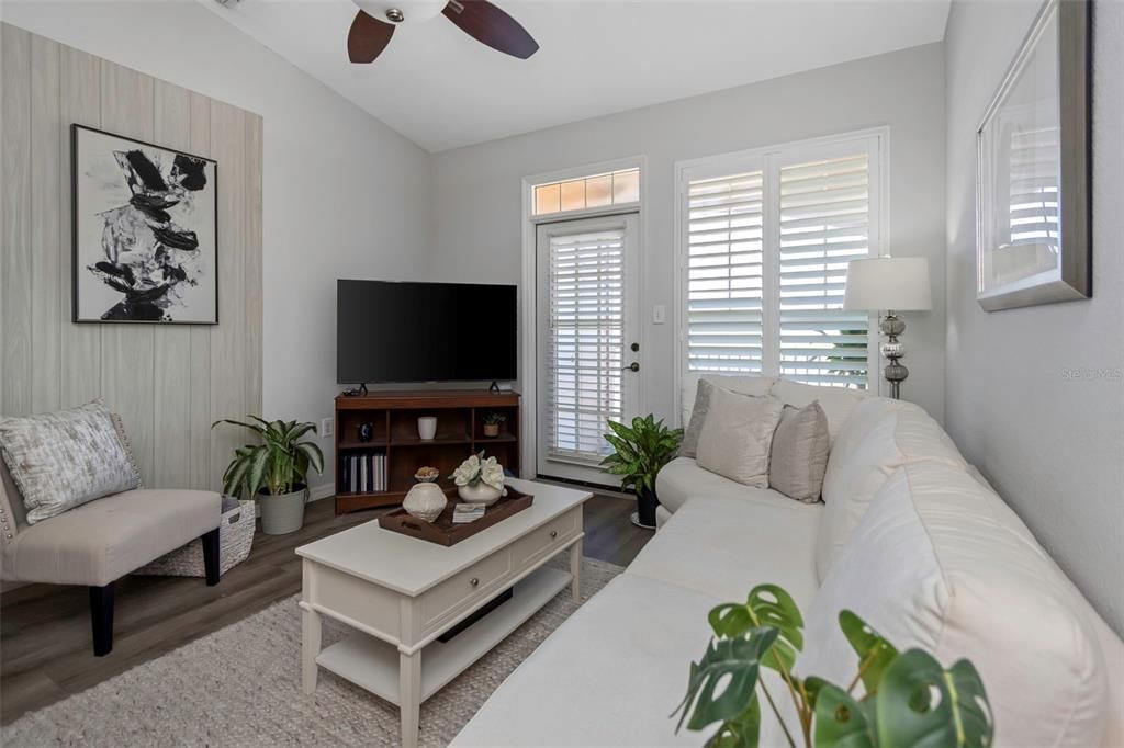 For Sale: $269,000 (1 beds, 1 baths, 654 Square Feet)