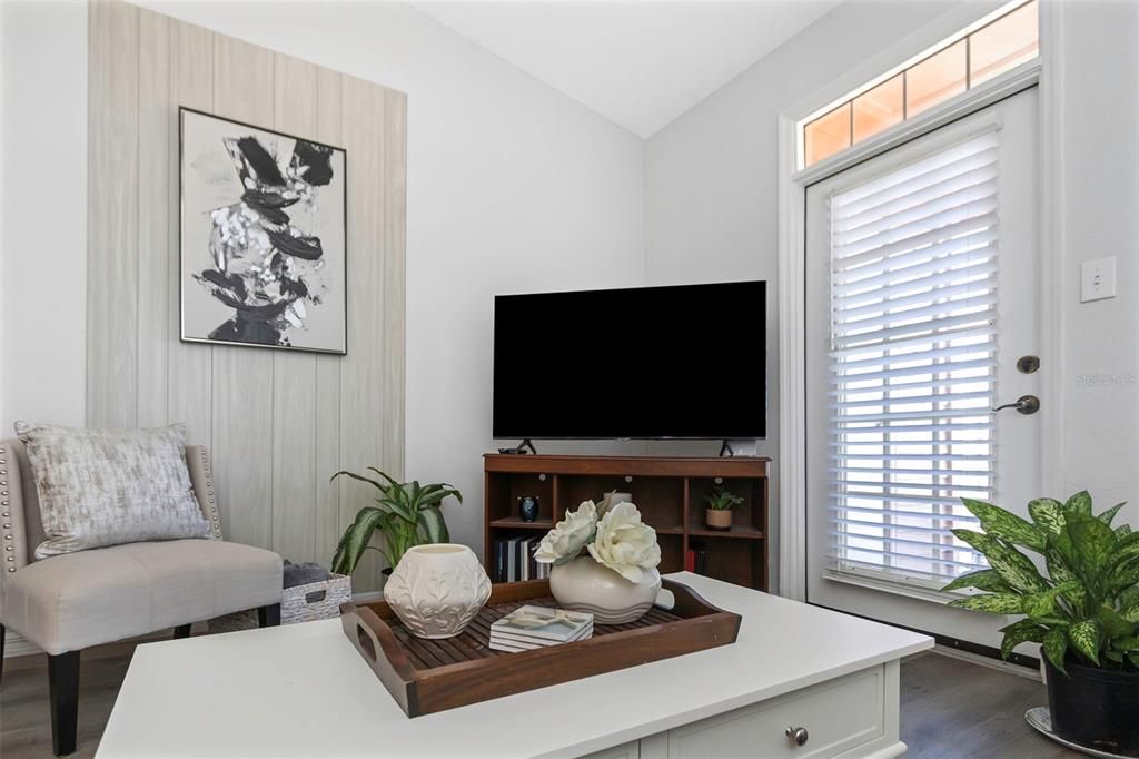 For Sale: $269,000 (1 beds, 1 baths, 654 Square Feet)