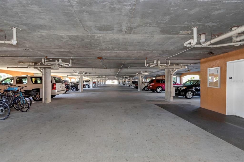 For Sale: $269,000 (1 beds, 1 baths, 654 Square Feet)