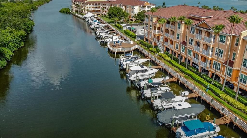 For Sale: $269,000 (1 beds, 1 baths, 654 Square Feet)