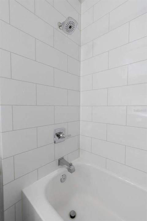 For Sale: $269,000 (1 beds, 1 baths, 654 Square Feet)