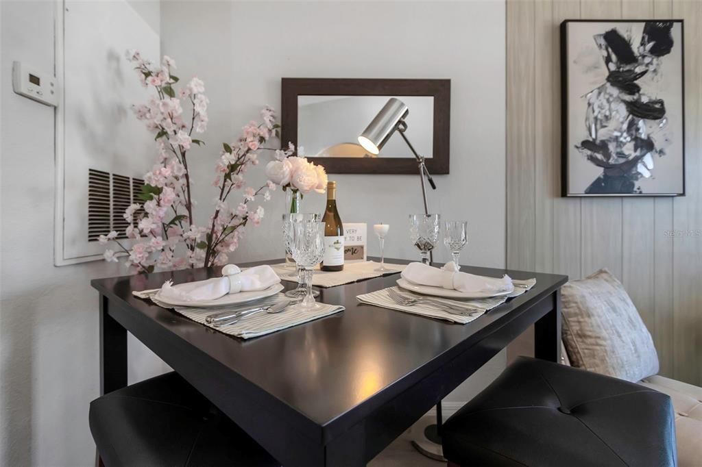 For Sale: $269,000 (1 beds, 1 baths, 654 Square Feet)