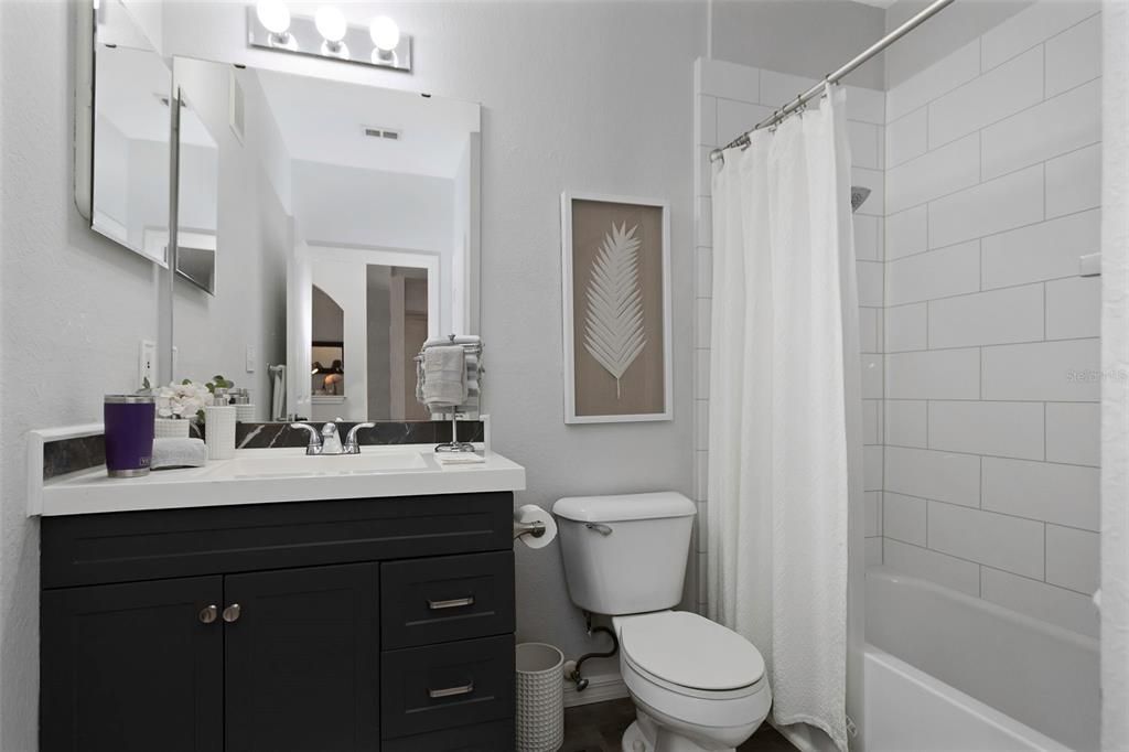 For Sale: $269,000 (1 beds, 1 baths, 654 Square Feet)