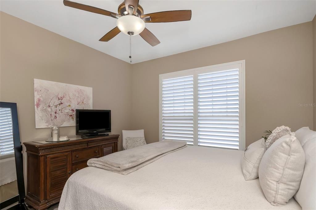 For Sale: $269,000 (1 beds, 1 baths, 654 Square Feet)