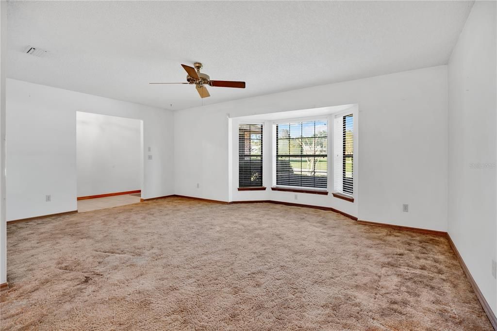 На продажу: $299,900 (3 спален, 2 ванн, 1741 Квадратных фут)