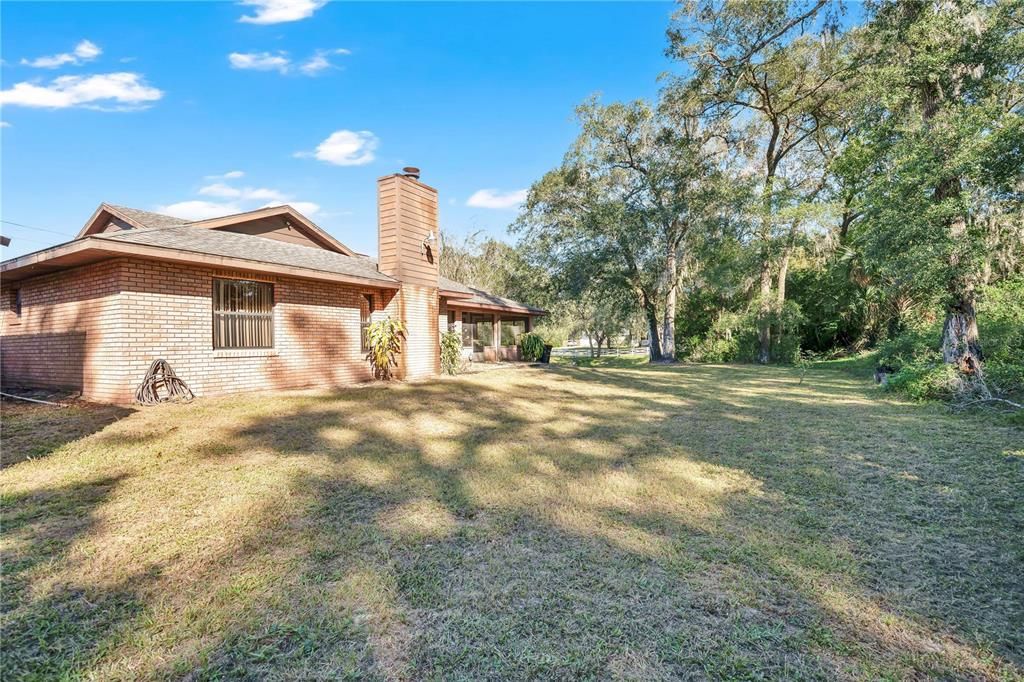 На продажу: $299,900 (3 спален, 2 ванн, 1741 Квадратных фут)