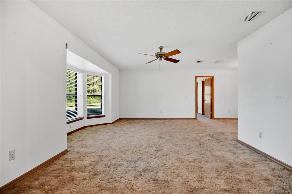 На продажу: $299,900 (3 спален, 2 ванн, 1741 Квадратных фут)