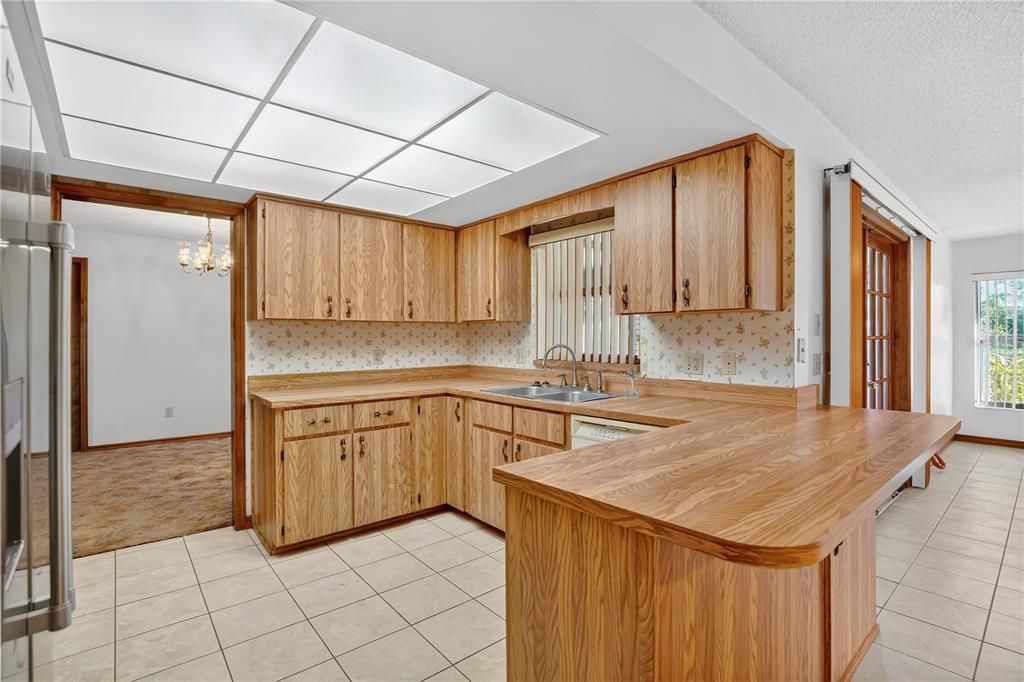 На продажу: $299,900 (3 спален, 2 ванн, 1741 Квадратных фут)