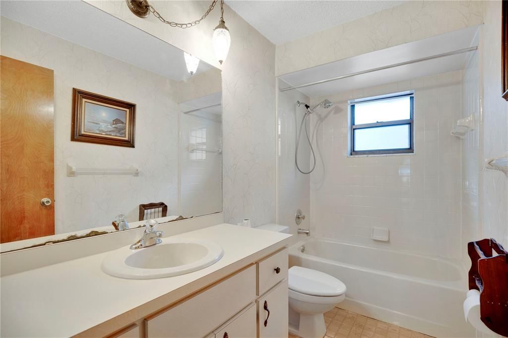 На продажу: $299,900 (3 спален, 2 ванн, 1741 Квадратных фут)