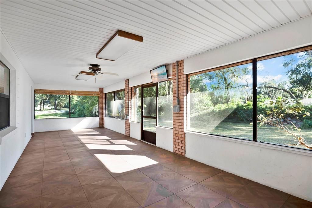 На продажу: $299,900 (3 спален, 2 ванн, 1741 Квадратных фут)