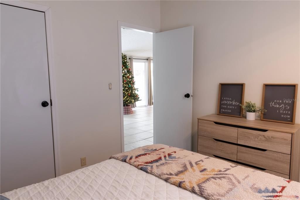 На продажу: $324,999 (3 спален, 2 ванн, 1152 Квадратных фут)