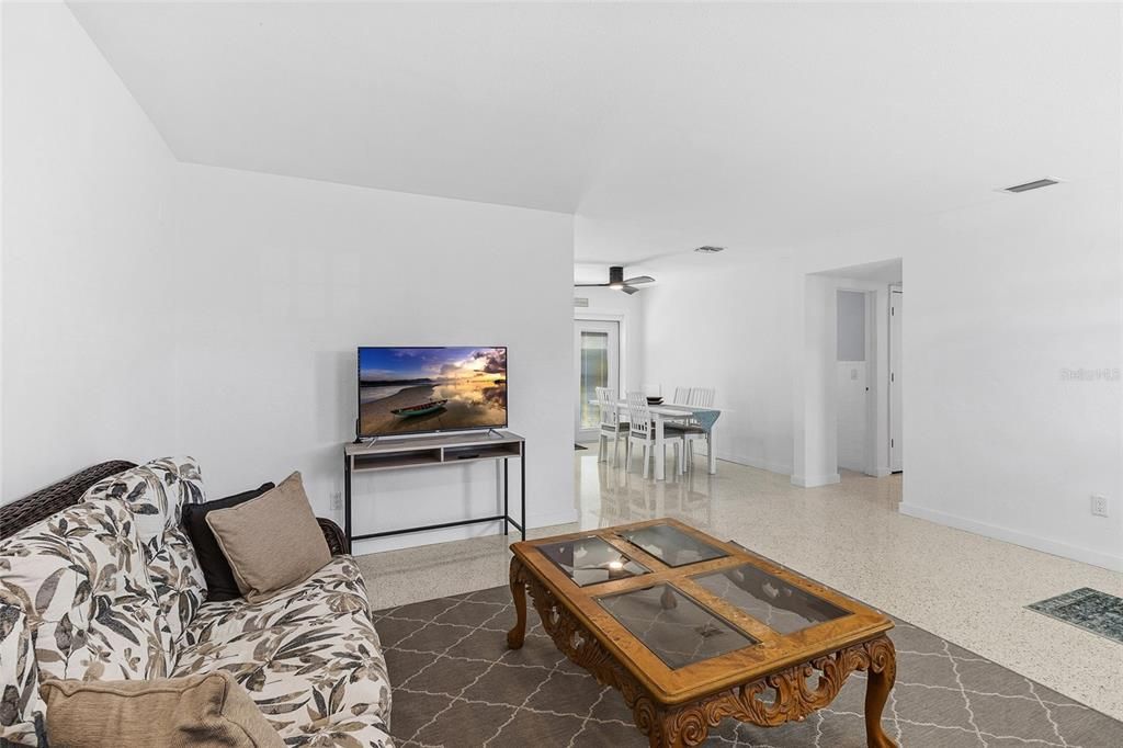 For Rent: $2,700 (3 beds, 2 baths, 1134 Square Feet)