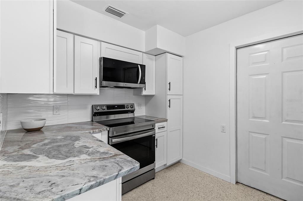 For Rent: $2,700 (3 beds, 2 baths, 1134 Square Feet)