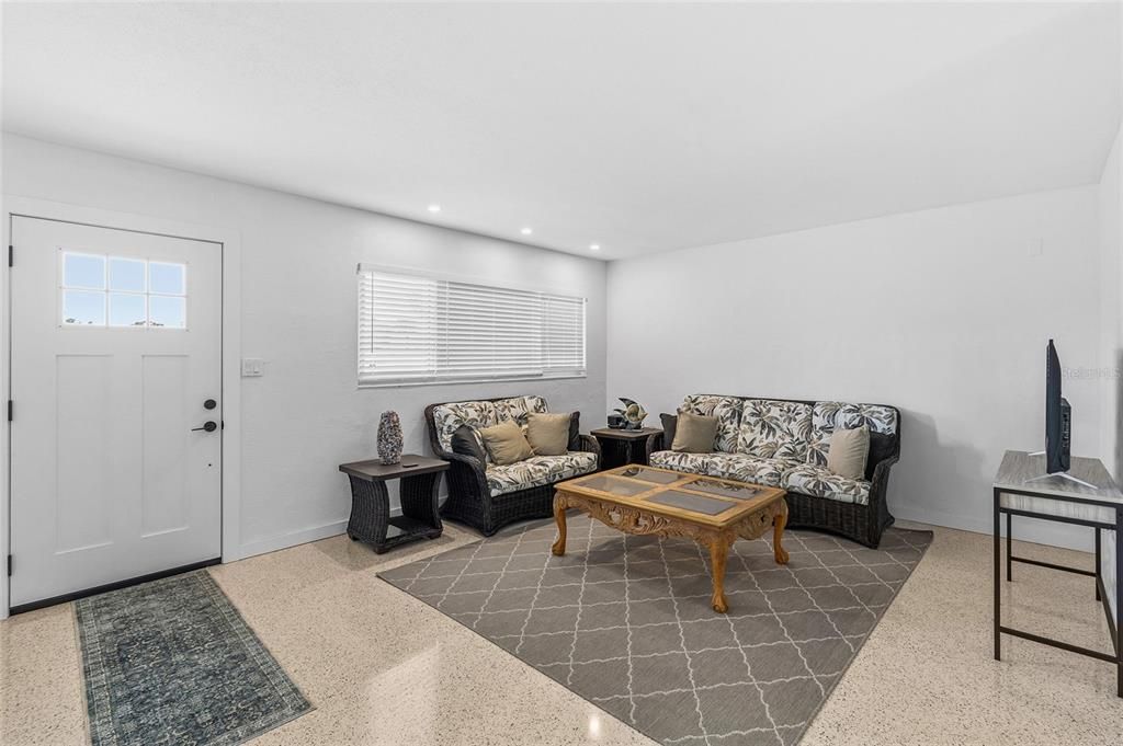 For Rent: $2,700 (3 beds, 2 baths, 1134 Square Feet)