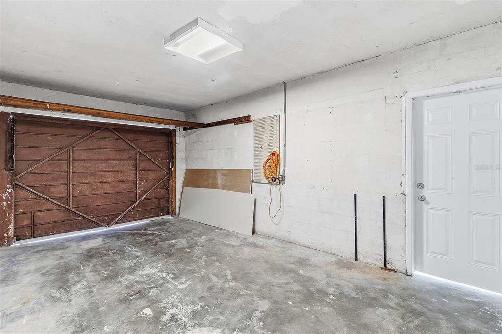 For Rent: $2,700 (3 beds, 2 baths, 1134 Square Feet)