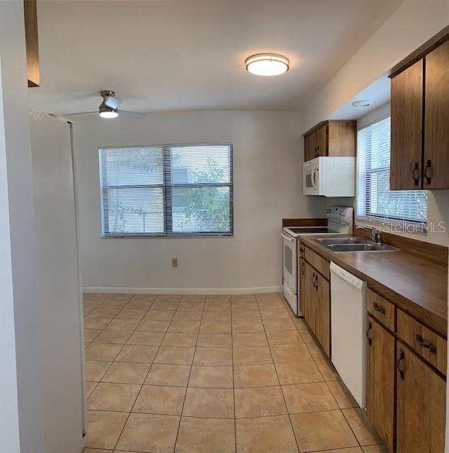 For Rent: $1,700 (2 beds, 1 baths, 975 Square Feet)