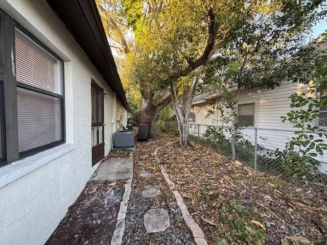 For Rent: $1,700 (2 beds, 1 baths, 975 Square Feet)