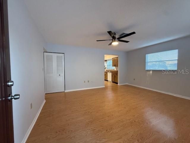 For Rent: $1,700 (2 beds, 1 baths, 975 Square Feet)
