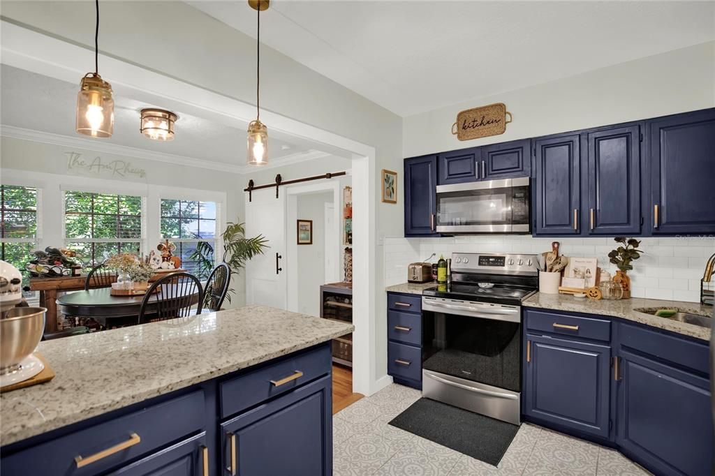 合同活跃: $450,000 (3 贝兹, 2 浴室, 1326 平方英尺)