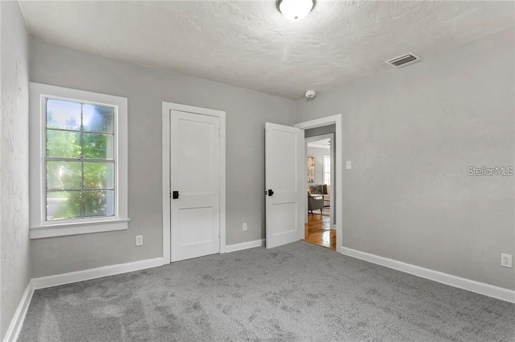 合同活跃: $450,000 (3 贝兹, 2 浴室, 1326 平方英尺)