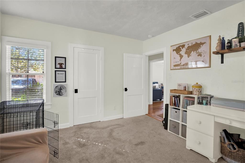 合同活跃: $450,000 (3 贝兹, 2 浴室, 1326 平方英尺)