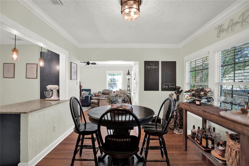 合同活跃: $450,000 (3 贝兹, 2 浴室, 1326 平方英尺)