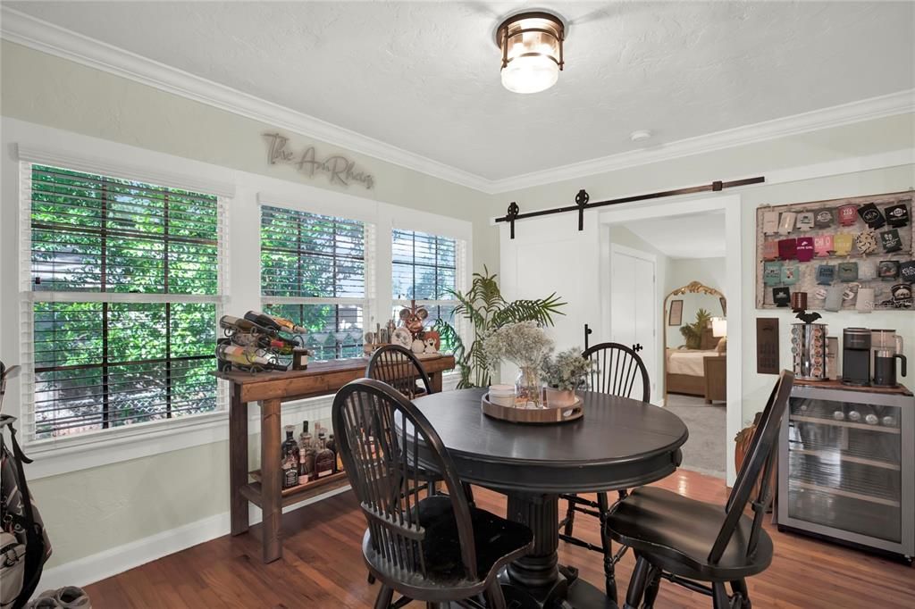 合同活跃: $450,000 (3 贝兹, 2 浴室, 1326 平方英尺)