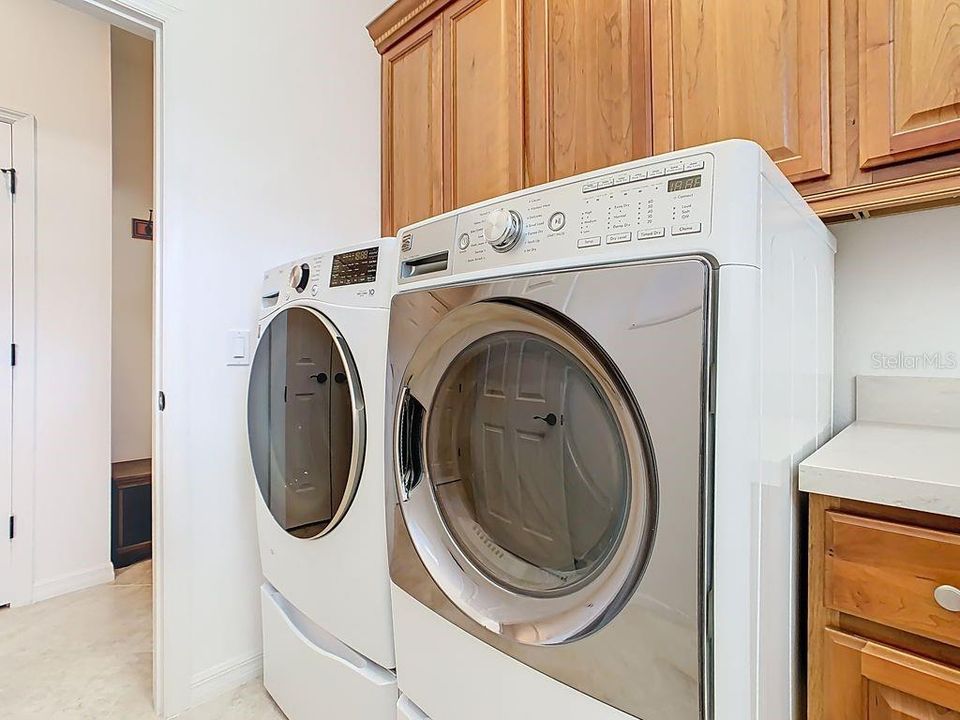 For Sale: $439,000 (2 beds, 2 baths, 2235 Square Feet)