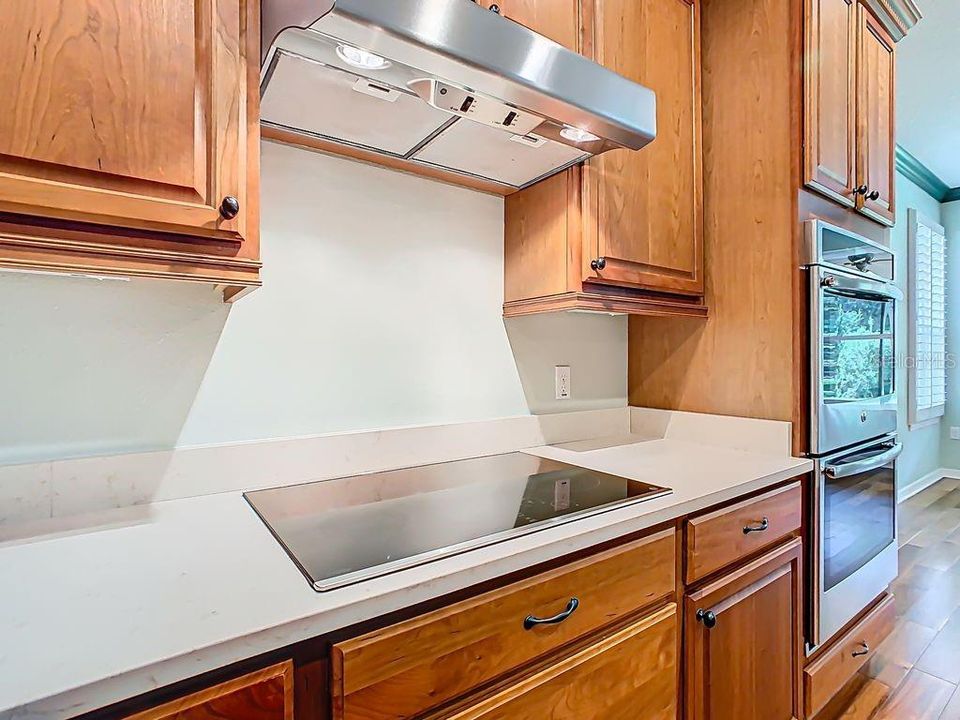 For Sale: $439,000 (2 beds, 2 baths, 2235 Square Feet)