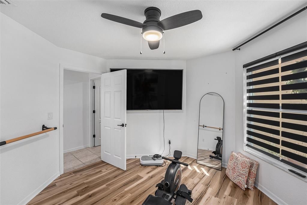 合同活跃: $699,950 (5 贝兹, 3 浴室, 2418 平方英尺)