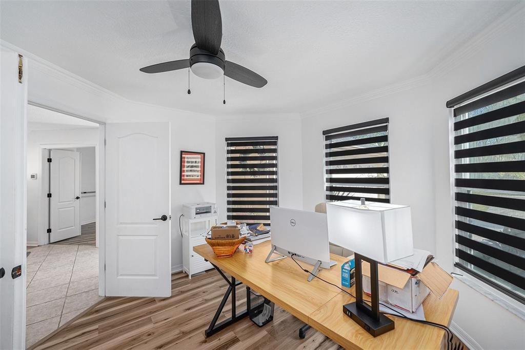 合同活跃: $699,950 (5 贝兹, 3 浴室, 2418 平方英尺)