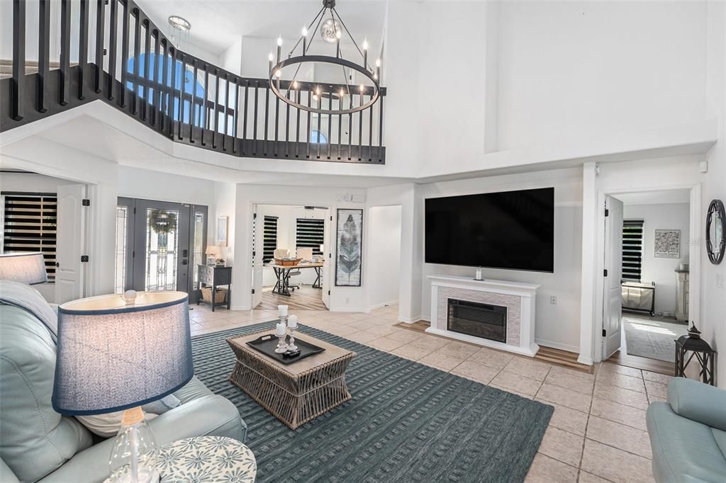 合同活跃: $699,950 (5 贝兹, 3 浴室, 2418 平方英尺)