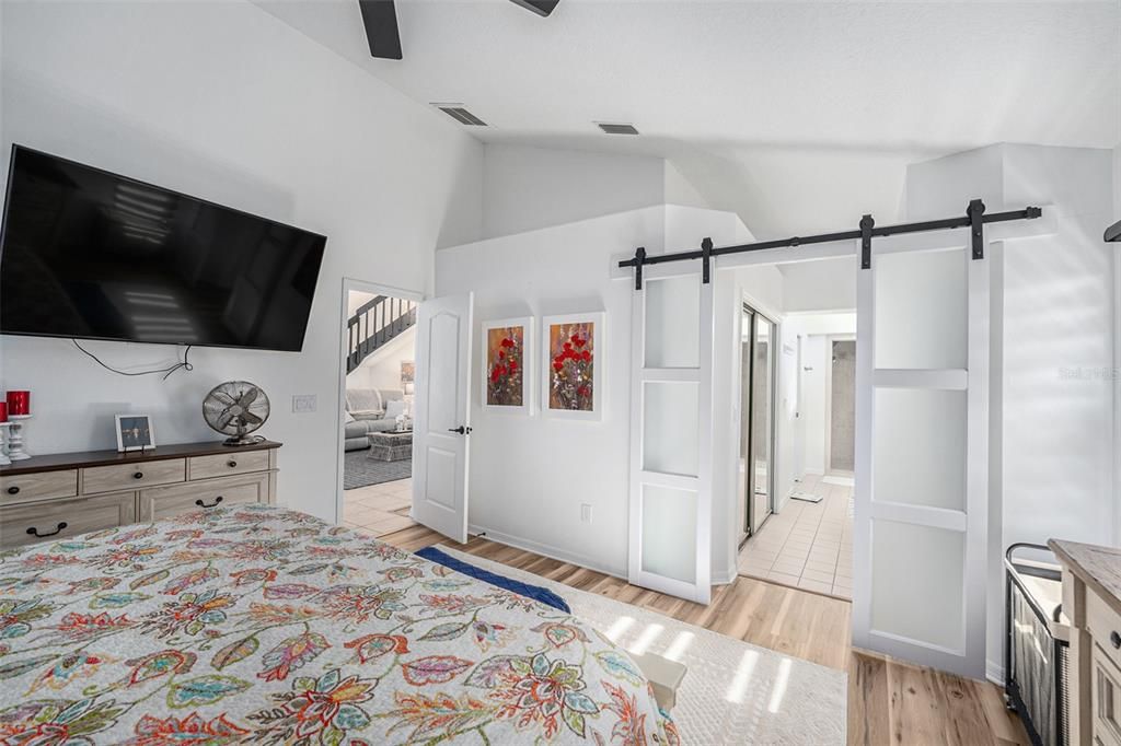 合同活跃: $699,950 (5 贝兹, 3 浴室, 2418 平方英尺)