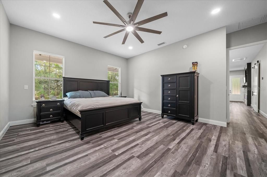 For Sale: $625,000 (2 beds, 2 baths, 1550 Square Feet)